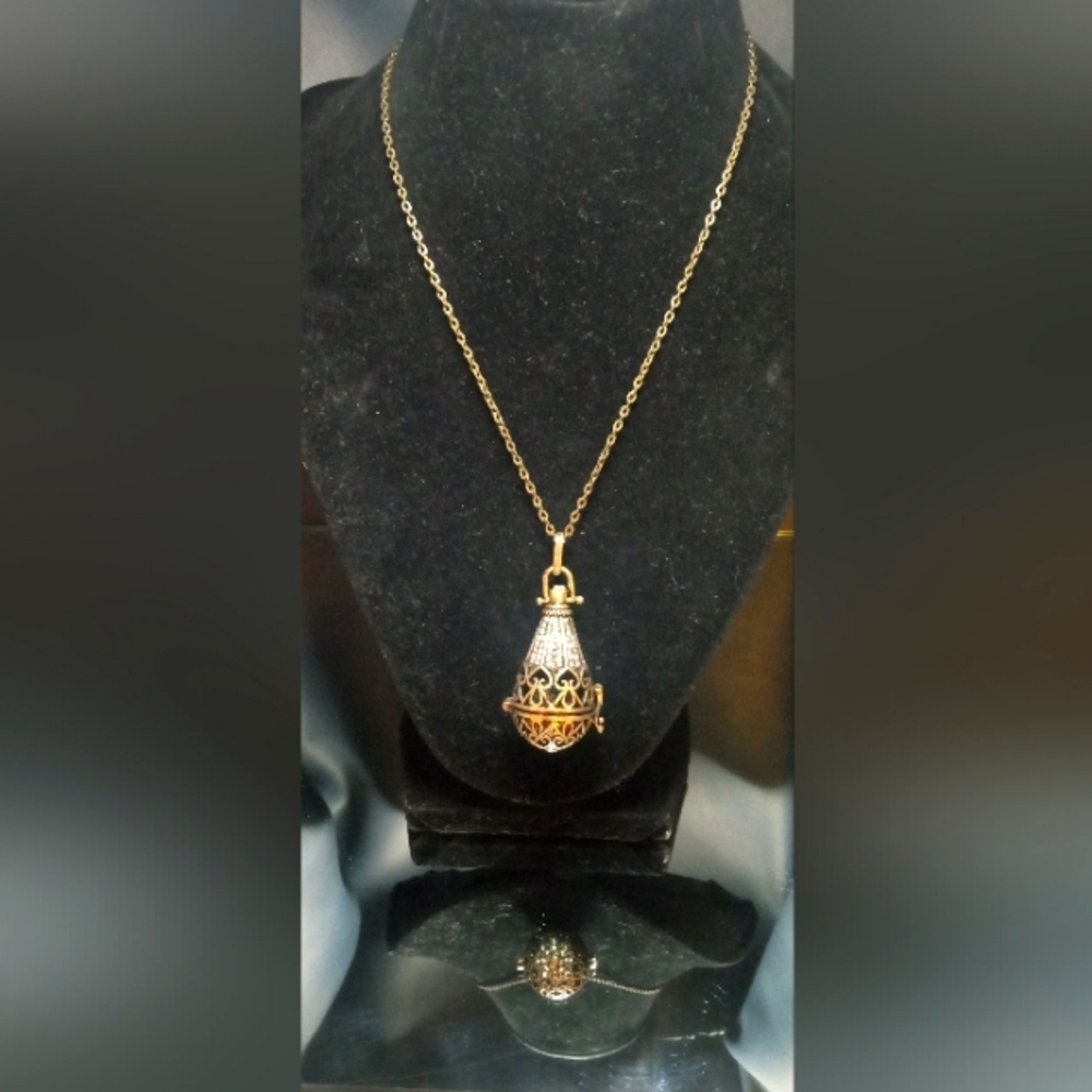 Handmade necklace by GawdyVisons® (me)